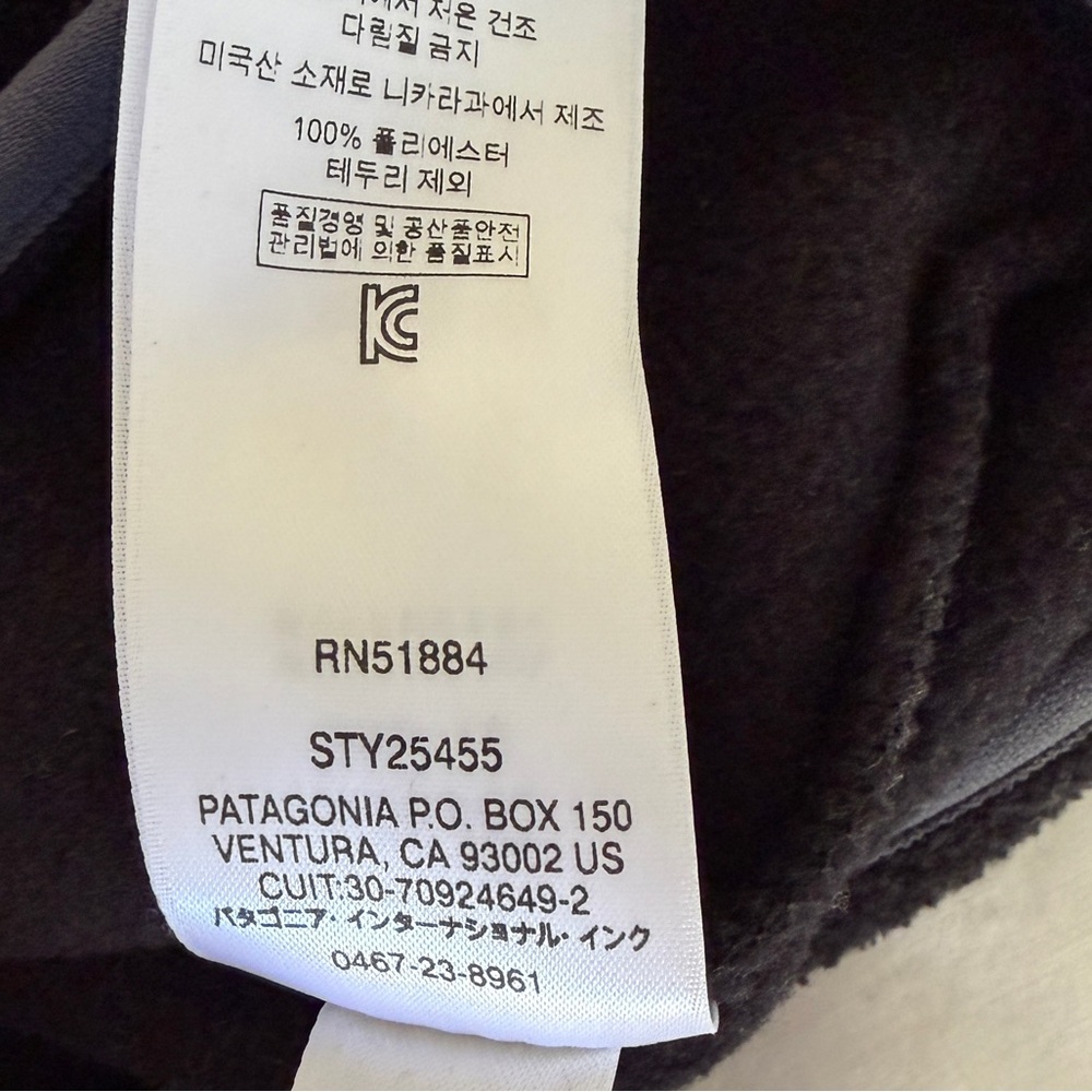 Patagonia Lightweight Synchilla Snap-T Fleece Pullover in Black. Size Medium - Picture 7 of 8